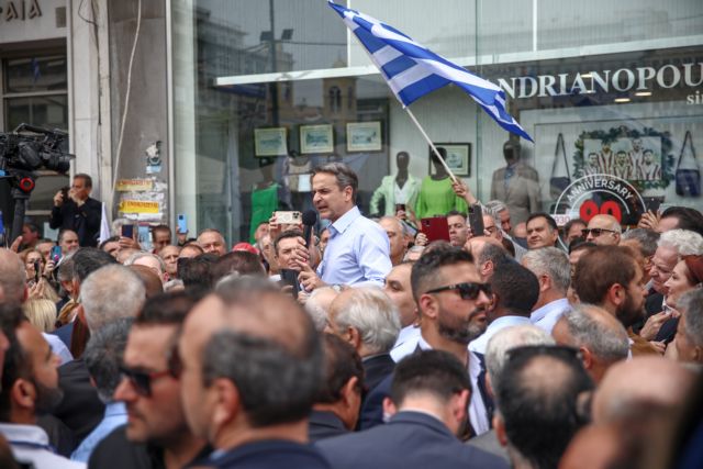 «Είμαστε η μόνη σοβαρή πρόταση διακυβέρνησης» – Περιοδεία Μητσοτάκη στον Πειραιά