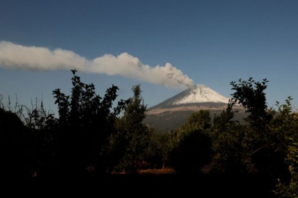 «Ξύπνησε» ηφαίστειο στο Μεξικό: Αναστέλλονται οι πτήσεις στο αεροδρόμιο της Πουέμπλα λόγω ηφαιστειακής τέφρας