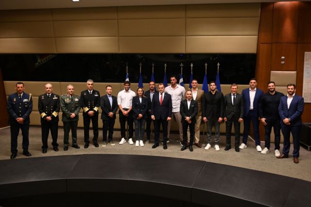 Την ένταξη 21 ολυμπιονικών στις Ένοπλες Δυνάμεις ανακοίνωσε ο Παναγιωτόπουλος [εικόνες]