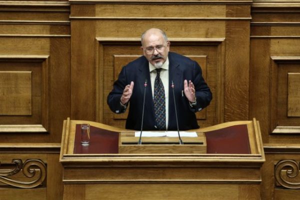 Ξυδάκης: Μέρος του πληθυσμού που ψήφισε ΝΔ έχει «ομίχλη στα μυαλά» και Σύνδρομο της Στοκχόλμης