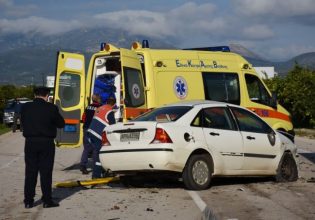 Τροχαίο στην Αθηνών – Θηβών: Νεκρός οδηγός ΙΧ μετά την μετωπική από φορτηγό