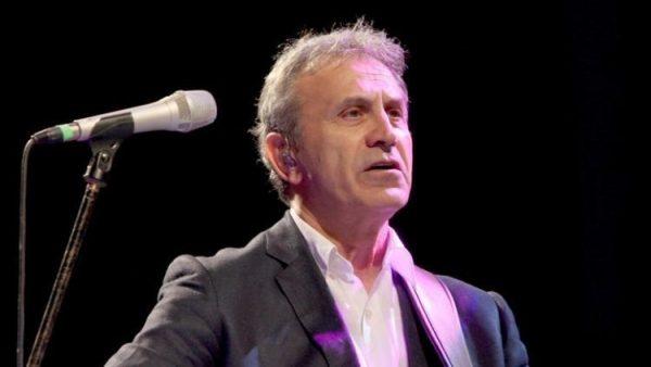 Γιώργος Νταλάρας: Θλίψη για την απώλεια του στενού συνεργάτη του