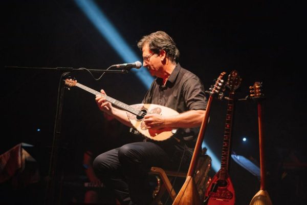 Θανάσης Παπακωνσταντίνου: Σε καλοκαιρινή περιοδεία