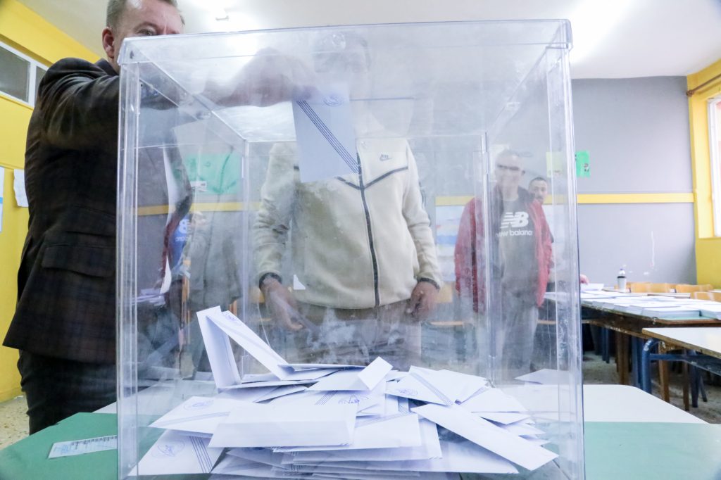 Εκλογική αντιπρόσωπος αποπειράθηκε να επηρεάσει ψηφοφόρο στη Βέροια