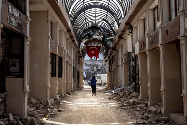 Οι τουρκικές εκλογές στο φόντο των ερειπίων