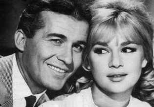 Μάκης Δελαπόρτας: «Όταν ο Παπαμιχαήλ έβαλε δαχτυλίδι στη Βουγιουκλάκη, η Δέσπω Διαμαντίδου πληγώθηκε»