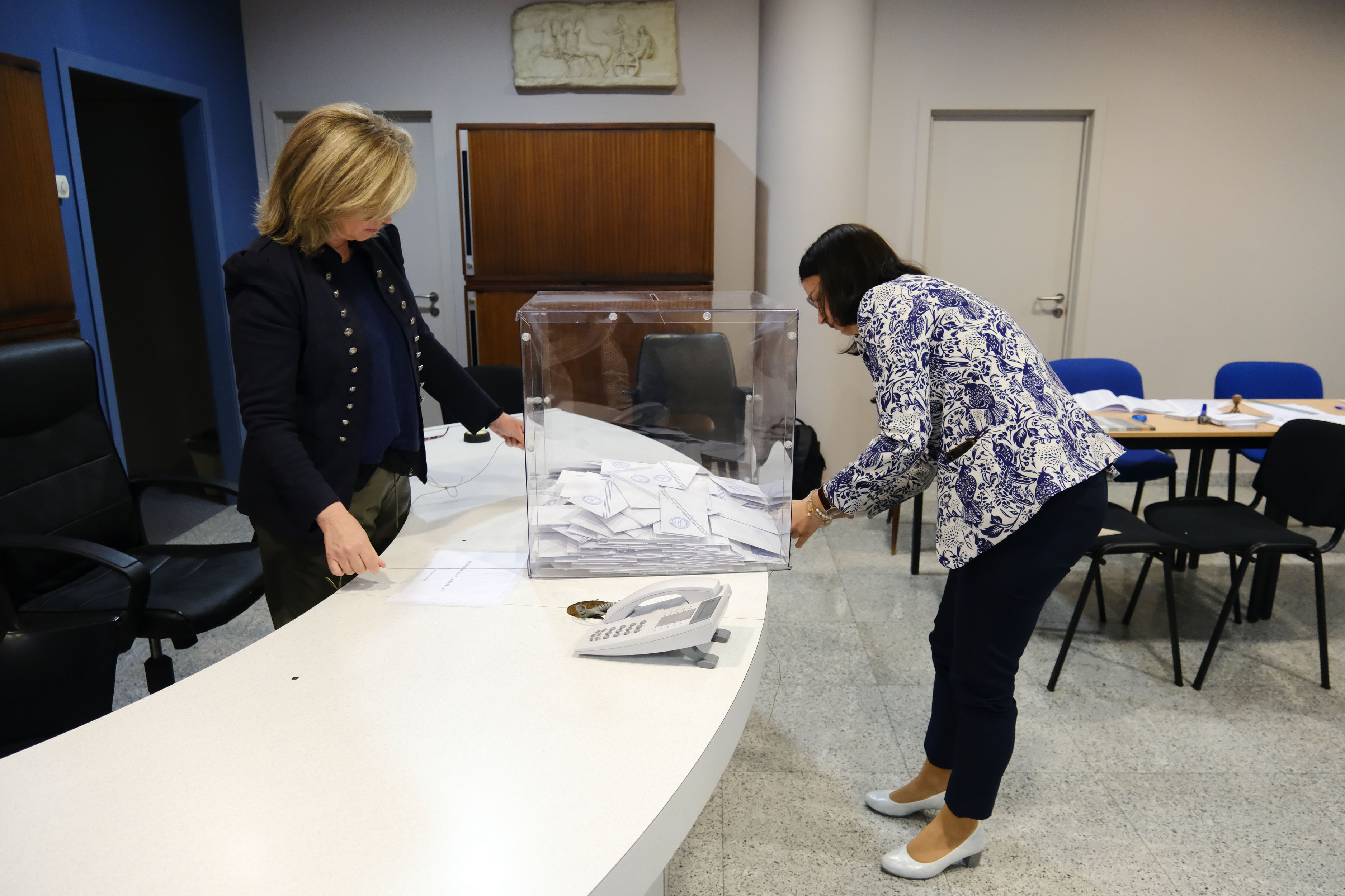 Elezioni 2023: come votano i greci in Italia, Francia, Regno Unito e Belgio