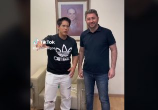 Ο Νίκος Ανδρουλάκης συναντήθηκε με τον άνδρα που σήκωσε τη σημαία του ΠΑΣΟΚ στη Ζιμπάμπουε