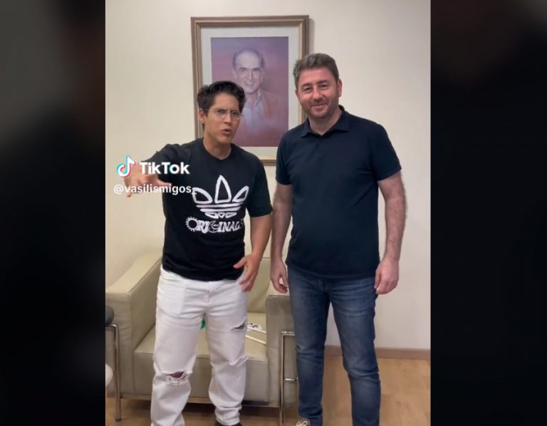 Ο Νίκος Ανδρουλάκης συναντήθηκε με τον άνδρα που σήκωσε τη σημαία του ΠΑΣΟΚ στη Ζιμπάμπουε