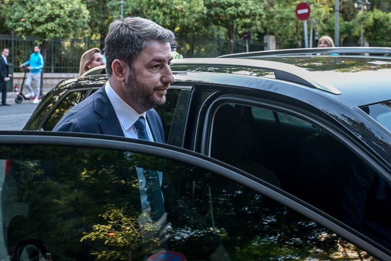 Κι αν δεν προκύψει αυτοδυναμία; – Τι θα κάνει το ΠΑΣΟΚ; 