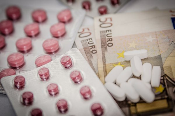 Στα αζήτητα 94 εκατ. συνταγές φαρμάκων λόγω κόστους στις ΗΠΑ