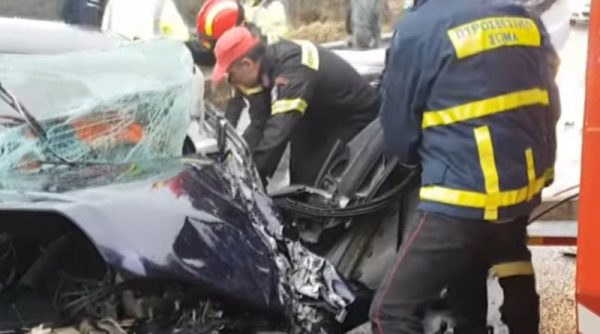 Τροχαίο στην Αττική Οδό: Η πυροσβεστική απεγκλώβισε τραυματισμένη γυναίκα