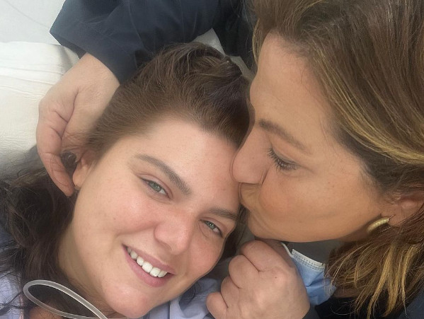 Δανάη Μπάρκα: Το μήνυμά της για τη Γιορτή της Μητέρας μέσα από το νοσοκομείο