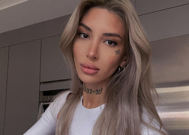 Μπέριλ ΜακΚίσικ: Έβαψε τα νύχια της ερυθρόλευκα πριν τον αγώνα Ολυμπιακός – Φενέρ