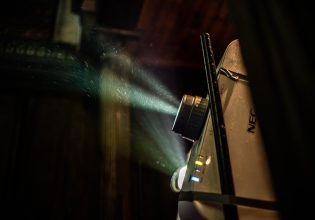 Πασίγνωστος ηθοποιός της Γερμανίας στο επίκεντρο καταγγελιών για λεκτική και ψυχολογική βία