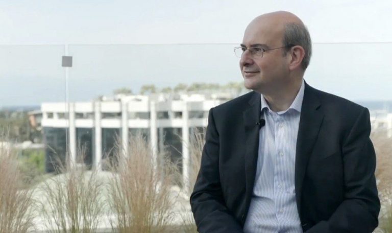 Κωστής Χατζηδάκης: Εφικτός ο στόχος για 950 ευρώ κατώτατο μισθό