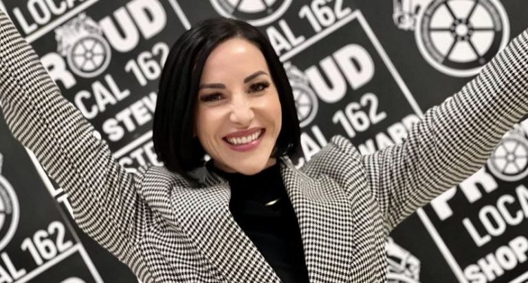 Η γυναίκα πίσω από την απεργία των συγγραφέων του Χόλιγουντ –  «Είμαστε το σφυρί στο μολύβι τους»