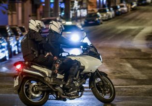 Μετωπική σύγκρουση αυτοκινήτου με μοτοσικλέτες της ΔΙΑΣ