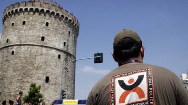 Θεσσαλονίκη: Συνελήφθη 27χρονος που έβρισε δημοτικούς αστυνομικούς επειδή έκαναν ελέγχους για παρεμπόριο