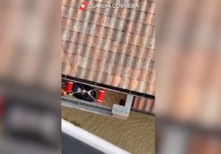 Ιταλία: Κόβει την ανάσα η διάσωση εγκύου από πλημμυρισμένο σπίτι στην Εμίλια Ρομάνα