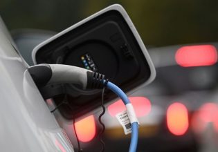 Φορτίζω παντού: Ανοίγει η πλατφόρμα – Κίνητρα και δικαιούχοι