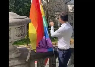ΛΟΑΤΚΙ+: Ο Βέλγος πρωθυπουργός ύψωσε την πολύχρωμη σημαία με αφορμή την Παγκόσμια Ημέρα κατά της Ομοφοβίας