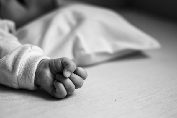 Νεκρό βρέφος στην Άρτα: Η πρώτη συνάντηση του ζευγαριού που έχασε το παιδί του