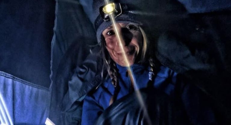 «Δεν ήθελα να βγω» – Η γυναίκα που έζησε 500 ημέρες μόνη της σε μια σπηλιά