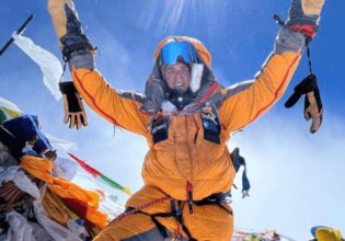 Μάριος Γιαννάκου: Κατέκτησε την κορυφή του Έβερεστ