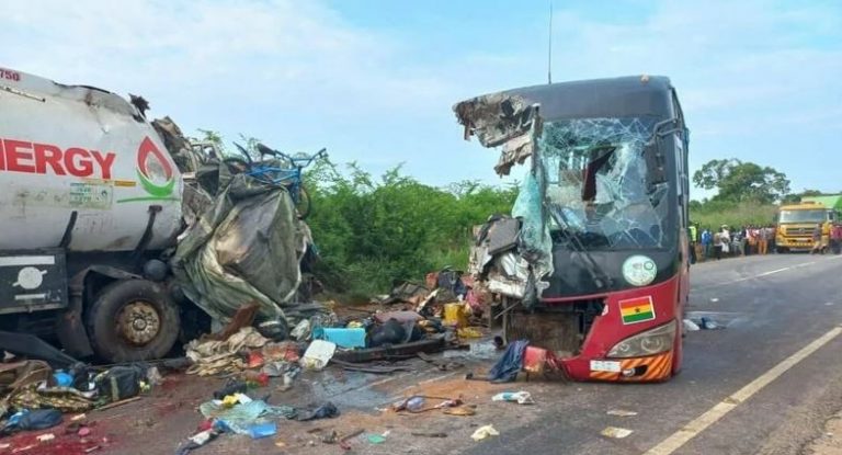 Γκάνα: Τουλάχιστον 16 νεκροί και 20 τραυματίες σε σύγκρουση λεωφορείου με βυτιοφόρο