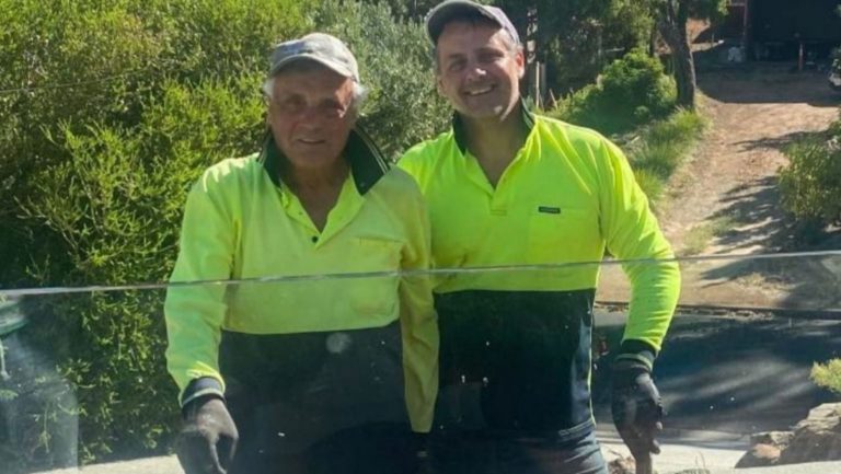 Ο 84χρονος Ικαριώτης στην Αυστραλία που συνεχίζει να εργάζεται – Πότε σκοπεύει να αποσυρθεί