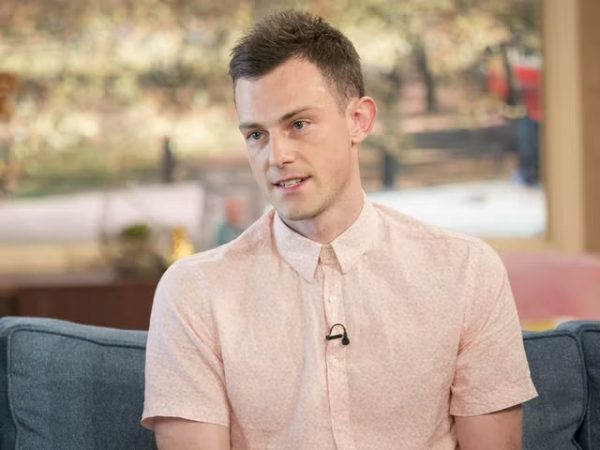 Αποπομπή καθηγητή από όλα τα σχολεία μετά από misgender σε μαθητή