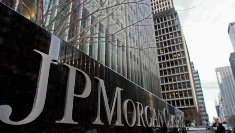 JPMorgan: Κατά 3 δισ. δολάρια αύξησε την πρόβλεψή της για καθαρά έσοδα μετά την εξαγορά της First Republic