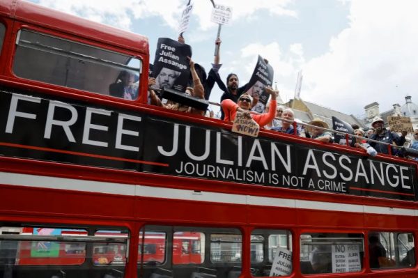Τζούλιαν Ασάνζ: Eνδέχεται «σύντομα» να χάσει τη νομική μάχη και να εκδοθεί στις ΗΠΑ