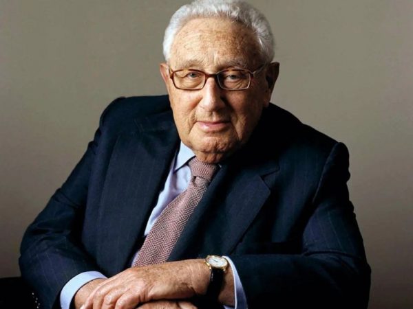 ΗΠΑ: Ο Χένρι Κίσινγκερ συμβουλεύει πώς να αποφύγουμε τον Τρίτο Παγκόσμιο Πόλεμο 