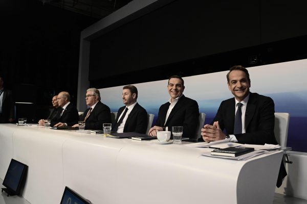 Εκλογές: Ποια κόμματα «τα βρήκαν» στις ψηφοφορίες στη Βουλή;