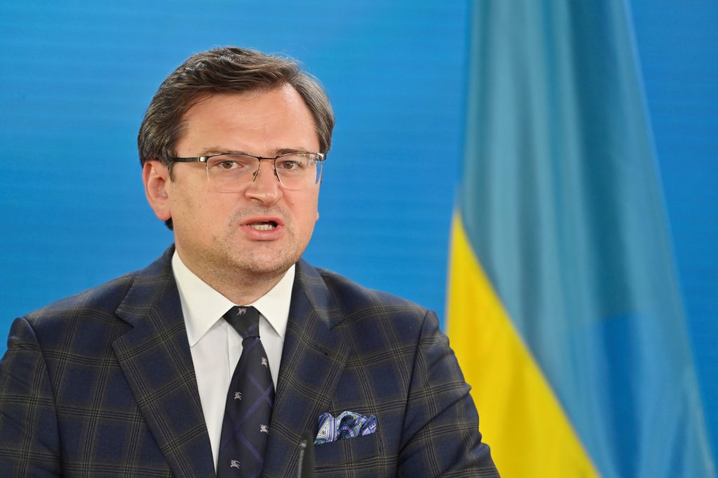 Ουκρανία: Ο ΥΠΕΞ Κουλέμπα κατήγγειλε τις «ουδέτερες» κυβερνήσεις της Λατινικής Αμερικής