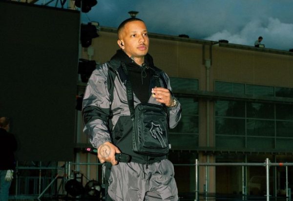 Light: Ξεσπά μετά την διακοπή της συναυλίας του για βόμβα