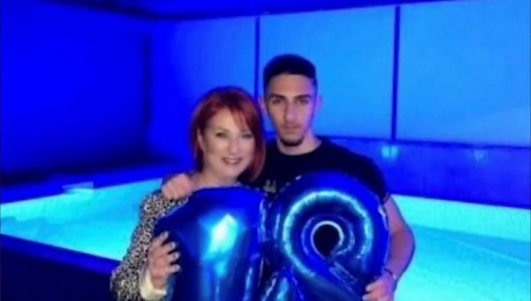 «Ήταν ό,τι χειρότερο – Να μην το ζήσει κανείς» – Τι λέει ο 18χρονος που δέχθηκε επίθεση στην Ακρόπολη