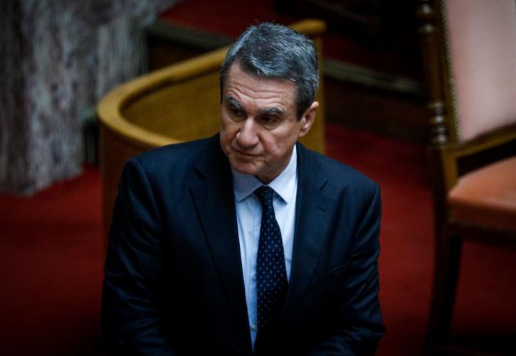 Λοβέρδος: Είμαι πολιτικός του κέντρου, όχι δεξιός