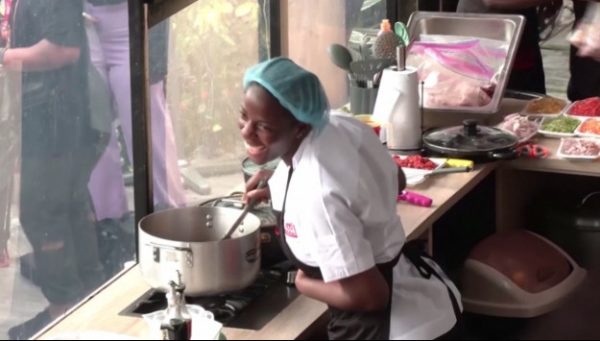 Έσπασε το ρεκόρ Γκίνες μαγειρεύοντας για 100 ώρες… χωρίς ανάσα