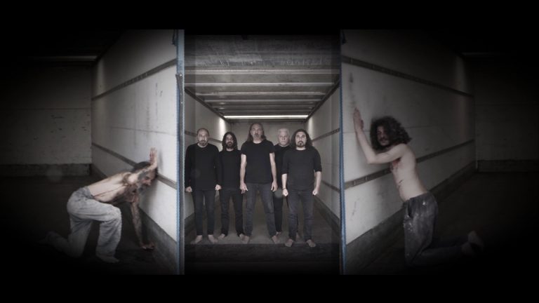 Magic de Spell: Το ροκ group διασκευάζει τραγούδια του Μίκη Θεοδωράκη