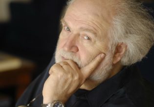 Γιάννης Μαρκόπουλος: Διασωληνωμένος στη ΜΕΘ για δεύτερη ημέρα