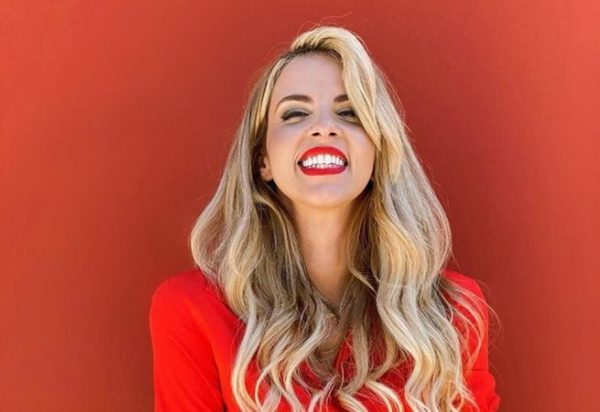 Eurovision 2023: Η Τζένη Μελιτά απαντά στις φήμες ότι έλαβε14.000 ευρώ για την παρουσίαση