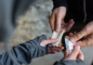 Θεσσαλονίκη: Ραγδαία αύξηση στη χρήση κοκαΐνης αποκαλύπτουν τα τροχαία δυστυχήματα