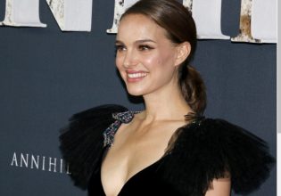 Νάταλι Πόρτμαν: «Αγοράζω vintage ρούχα και μόνο αν είναι απολύτως απαραίτητο»