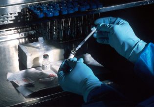Νόσος Χ: «Καμπανάκι» ειδικών για νέα θανατηφόρα πανδημία και οι ιοί «ζόμπι»