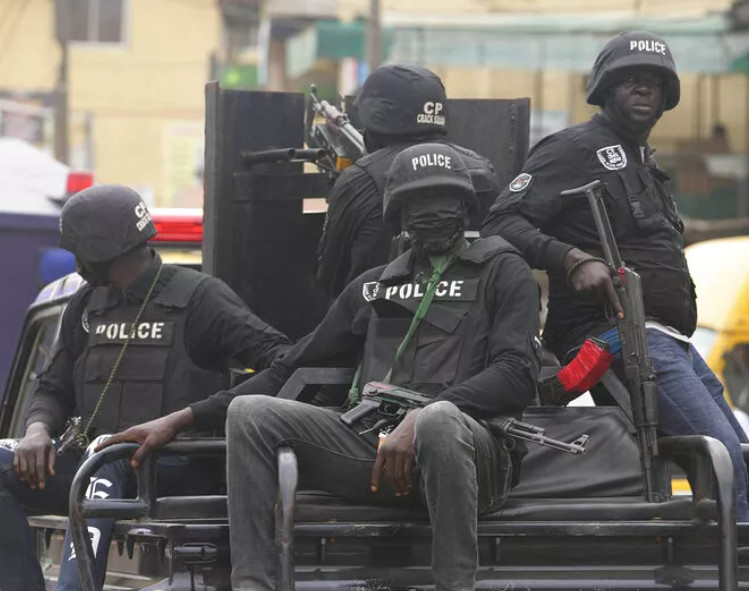 Νιγηρία: 4 νεκροί σε επίθεση κατά αυτοκινητοπομπής των ΗΠΑ – Αλλοι 3 απήχθησαν