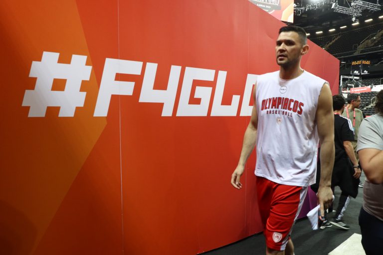 Παπανικολάου στο in: «Δεν περιμένω δώρο, αλλά να τα δώσουμε όλα για το Κύπελλο»