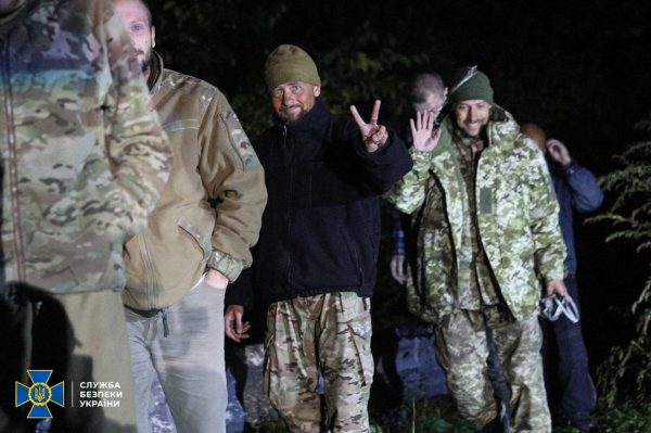 Η Ουκρανία εξασφάλισε την απελευθέρωση 106 αιχμαλώτων πολέμου σε ανταλλαγή με την Ρωσία